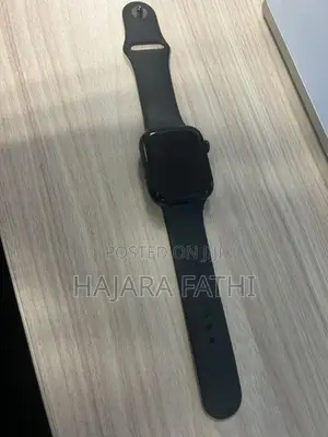 Apple Watch Series 8 45mm - Black Excellent*