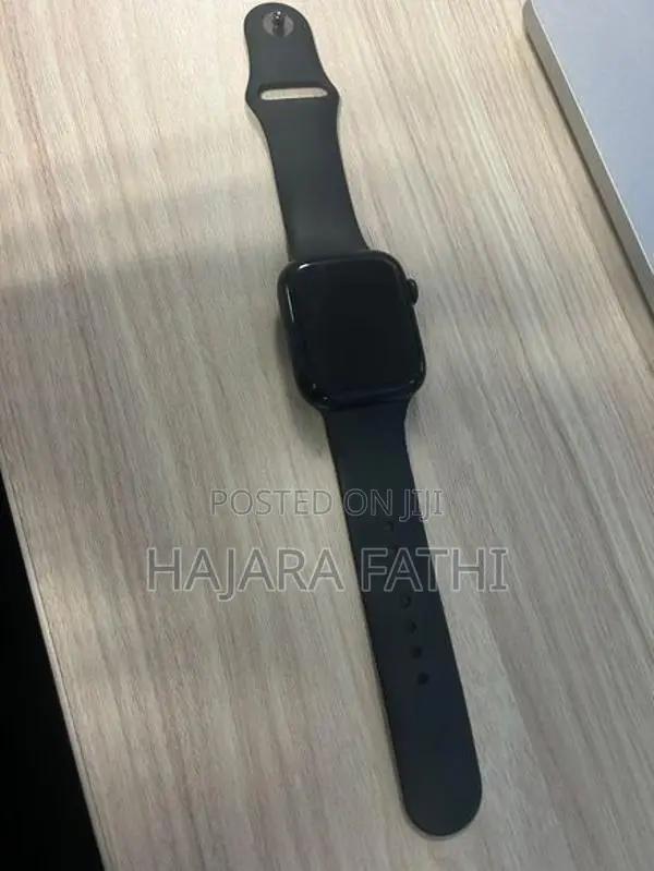 Apple Watch Series 8 45mm - Black Excellent*
