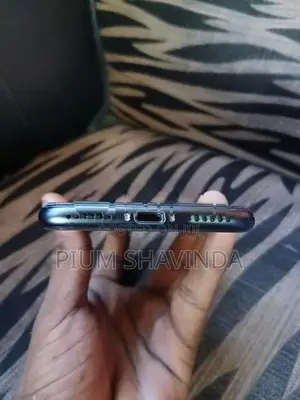 Apple iPhone SE 2 (Used)