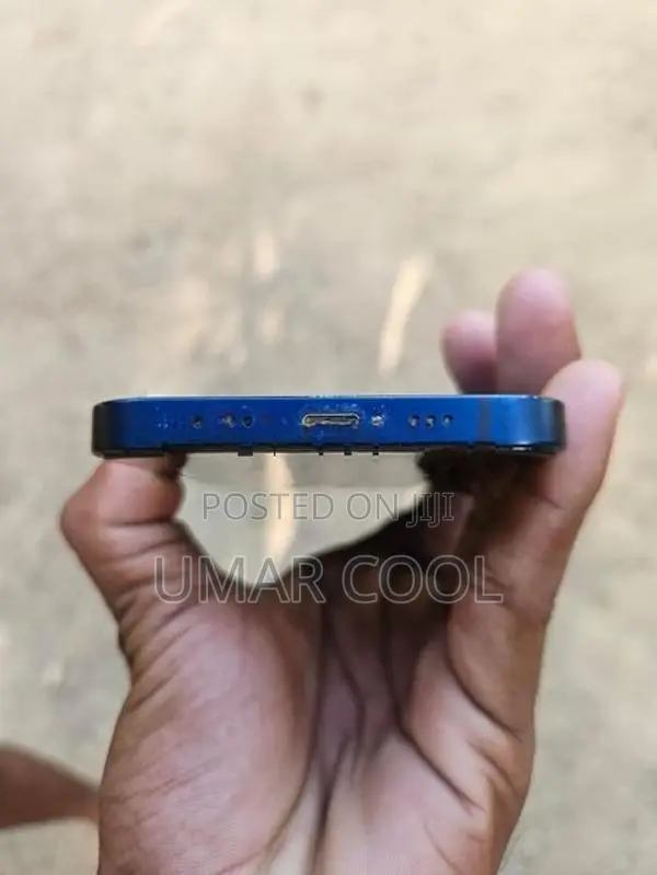 Apple iPhone 12 (Used)