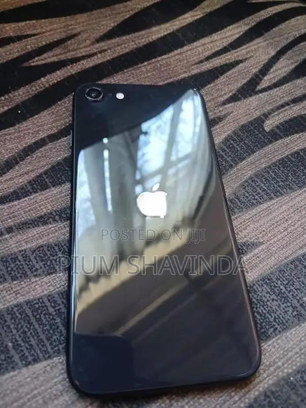 Apple iPhone SE 2 (Used)