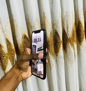 Apple iPhone XR (Used)