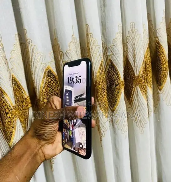 Apple iPhone XR (Used)
