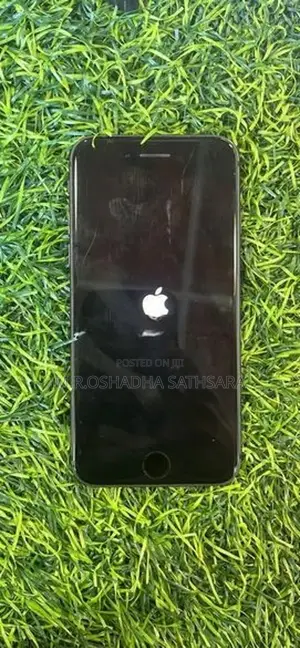 Apple iPhone 8 (Used)