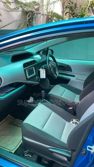 Toyota Aqua 2013 Blue