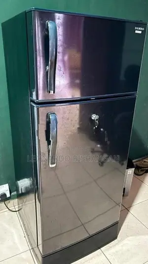 Selling Refrigerator – Excellent Condition!