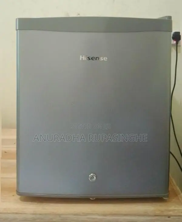 Hisense - Mini Bar Refrigerator 39L (15.5KG)