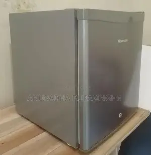 Hisense - Mini Bar Refrigerator 39L (15.5KG)