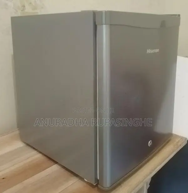 Hisense - Mini Bar Refrigerator 39L (15.5KG)