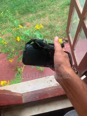 Canon 750 D