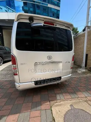 Toyota Hiace KDH 2006