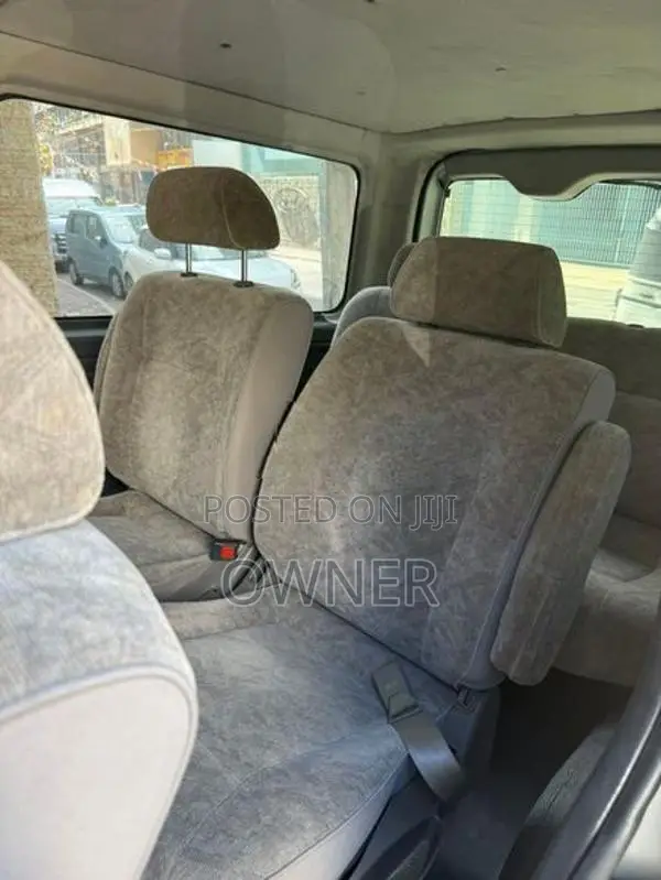 Toyota Hiace KDH 2006