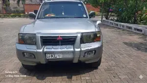 Mitsubishi Montero 2002