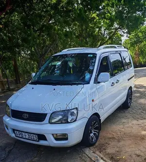 Toyota Noah 2004