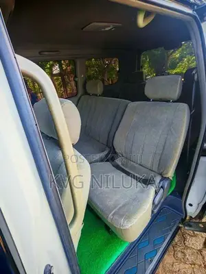 Toyota Noah 2004