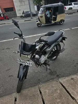 Bajaj Platina 100 2018