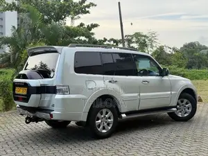 Mitsubishi Montero GLS 3.0L V6 petrol 2016