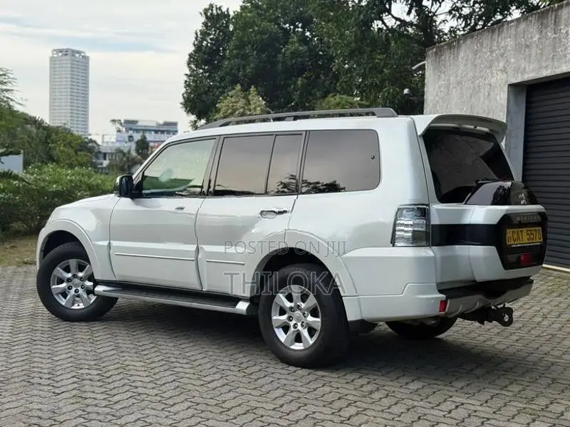 Mitsubishi Montero GLS 3.0L V6 petrol 2016