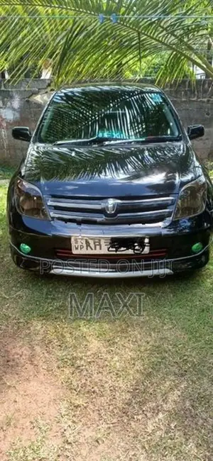 Toyota IST 2005