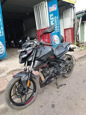 Bajaj Pulsar N160 2025