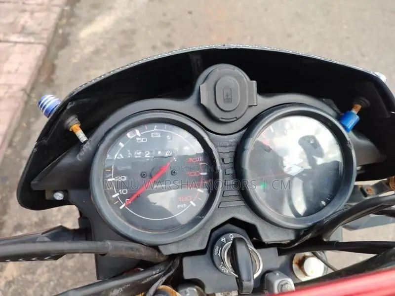 Bajaj CT100 2025