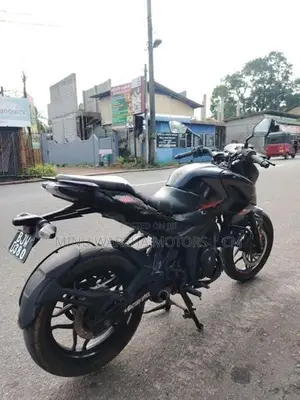 Bajaj Pulsar N160 2025