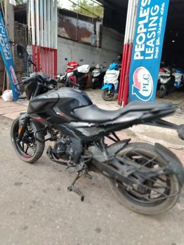 Bajaj Pulsar N160 2025