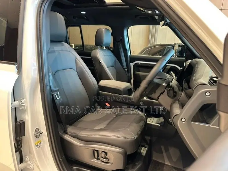 Land Rover Defender X Dynamic SE 2025
