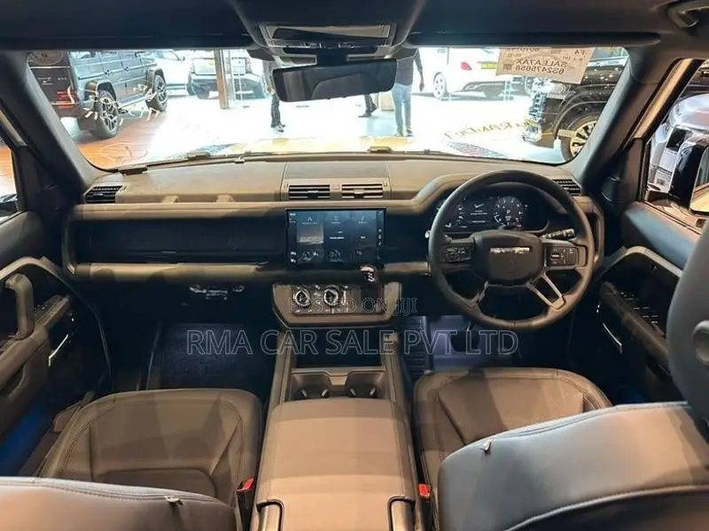 Land Rover Defender X Dynamic SE 2025