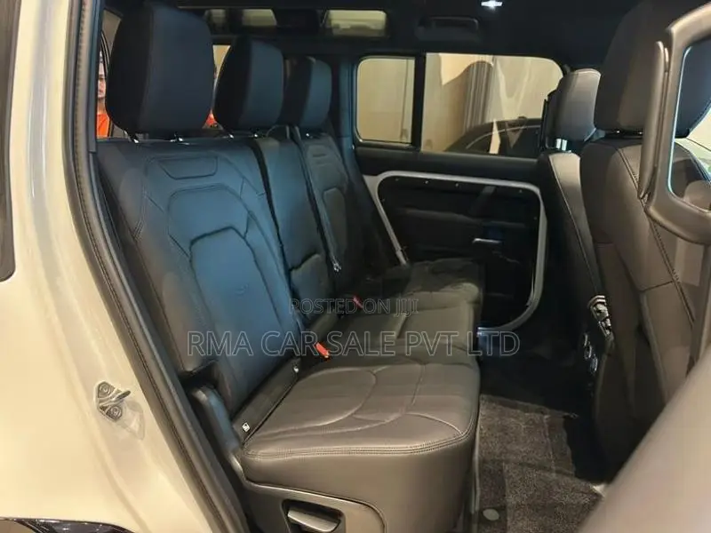 Land Rover Defender X Dynamic SE 2025