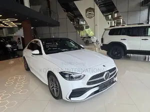 Mercedes Benz C200 AMG Premium Plus 2024