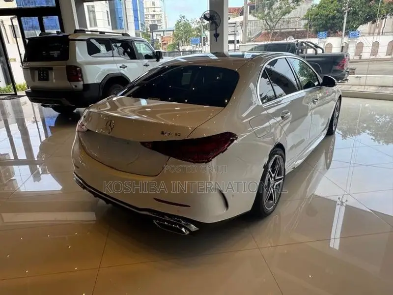 Mercedes Benz C200 AMG Premium Plus 2024