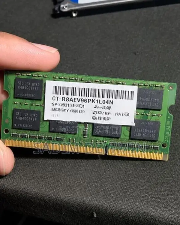 Laptop 4GB RAM
