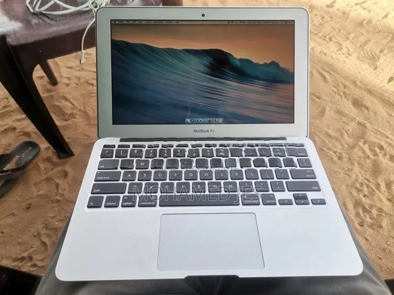 Apple Macbook Air
