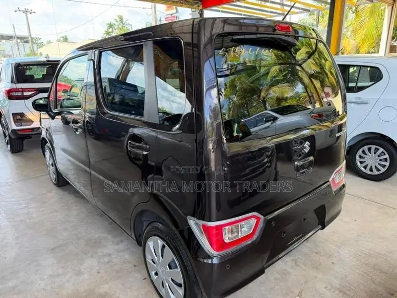 Suzuki Wagon R FX Petrol 2025
