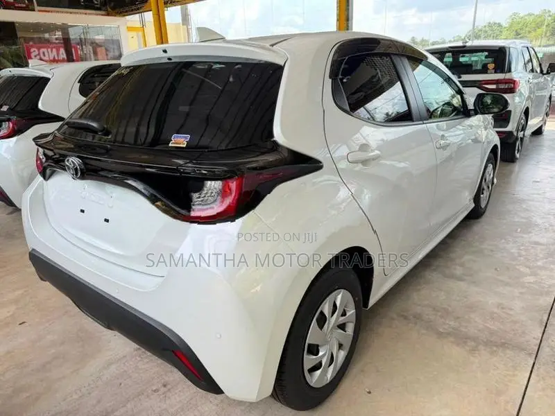 Toyota Yaris X Grade 2025
