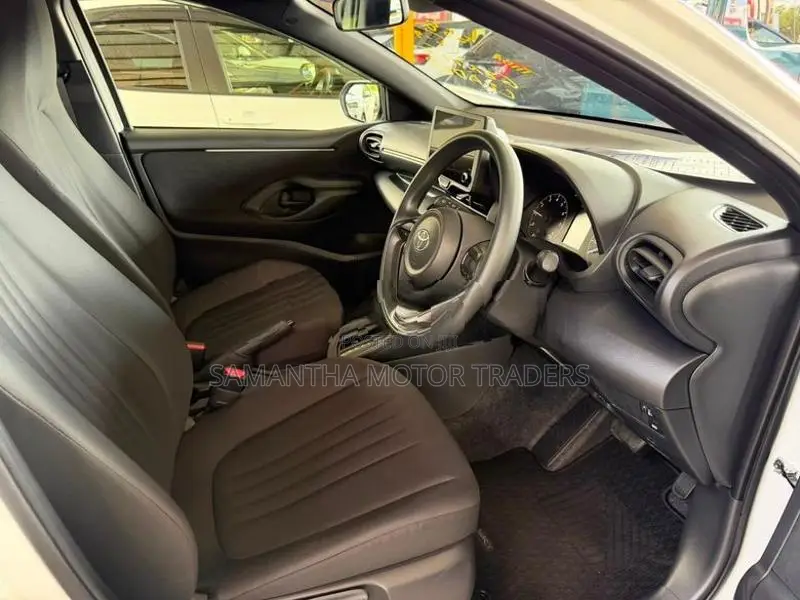 Toyota Yaris X Grade 2025