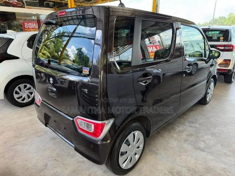 Suzuki Wagon R FX Petrol 2025