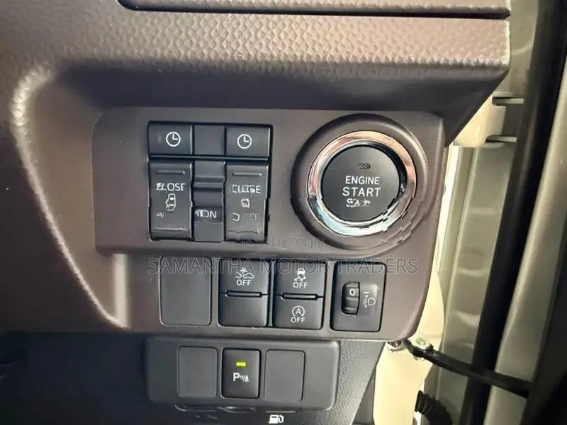 Toyota Roomy G Grade 2024