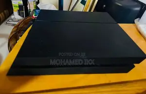 PS4 500GB 4 with Controllers