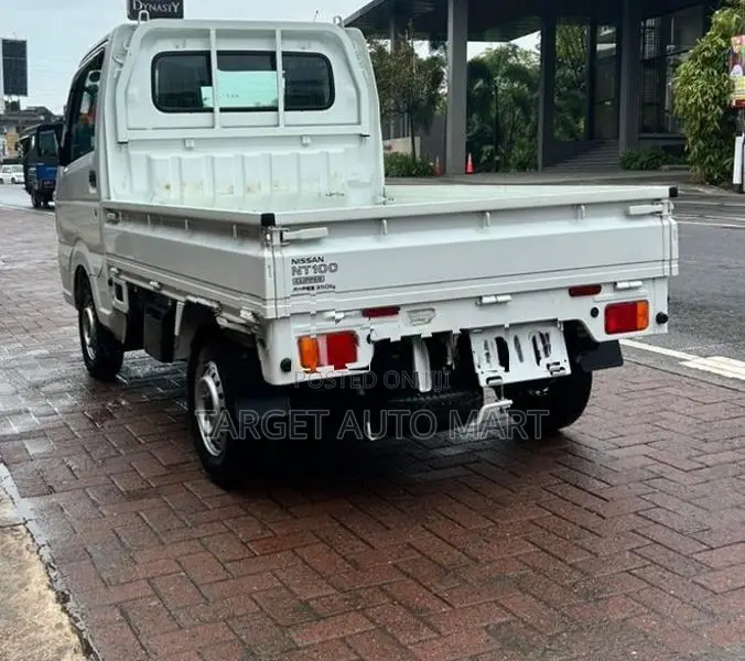 Nissan Clipper 2024