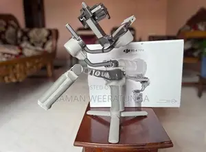DJI RS 4 Mini Combo Handheld Gimbal Stabilizer