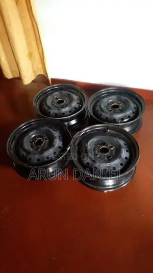 14 inch Suzuki Wagon R FX Rim Set with wheel Cups