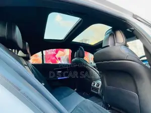 Mercedes Benz C200 AMG Premium Plus 2023
