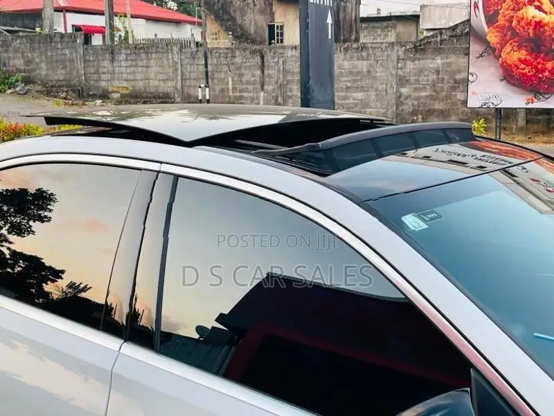 Mercedes Benz C200 AMG Premium Plus 2023