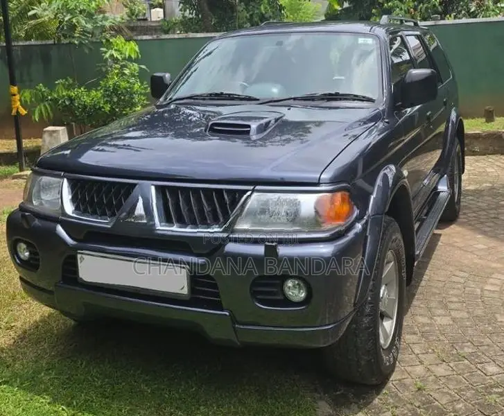 Mitsubishi Montero 2008