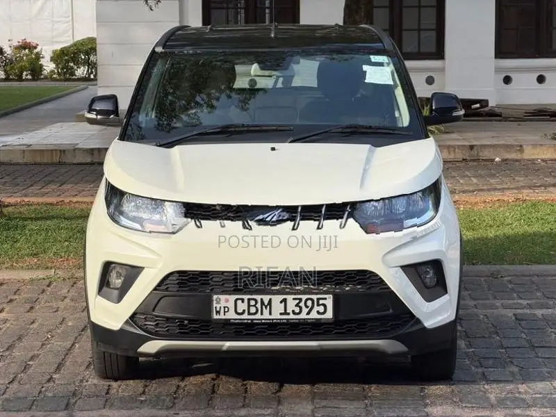 Mahindra KUV 100 2022