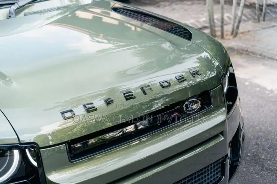 Land Rover Defender X Dynamic HSE-P300e 2026