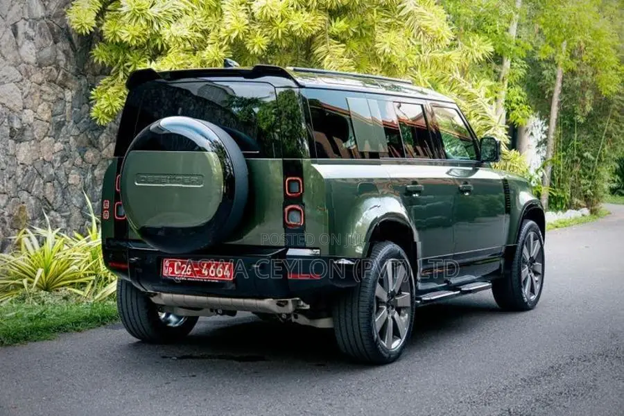 Land Rover Defender X Dynamic HSE-P300e 2026