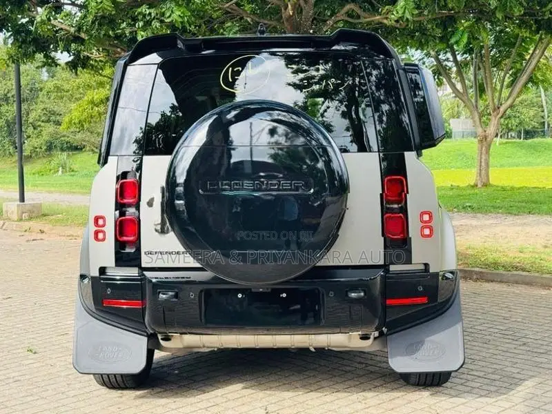 Land Rover Defender HSE 2024